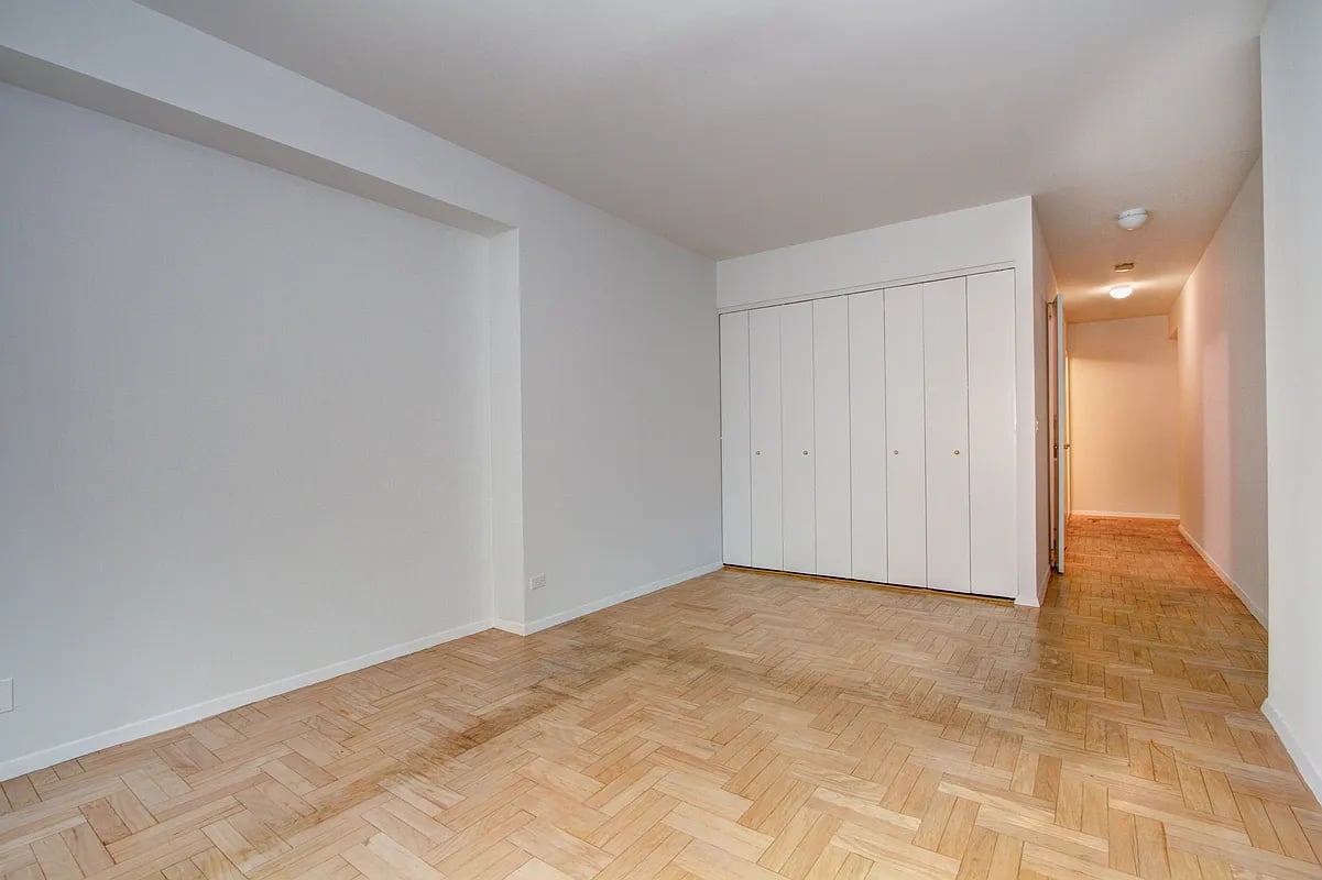 200 E 69th St, #8D