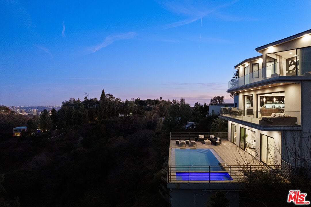 Aurelian Crest, Linda Flora Dr, 90049