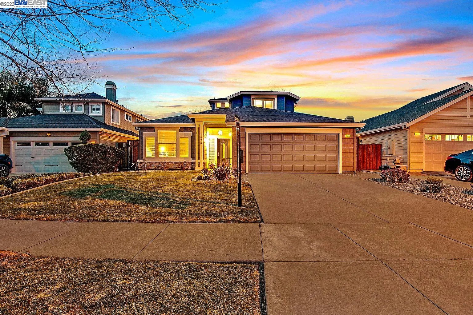 1879 Meadow Glen Dr