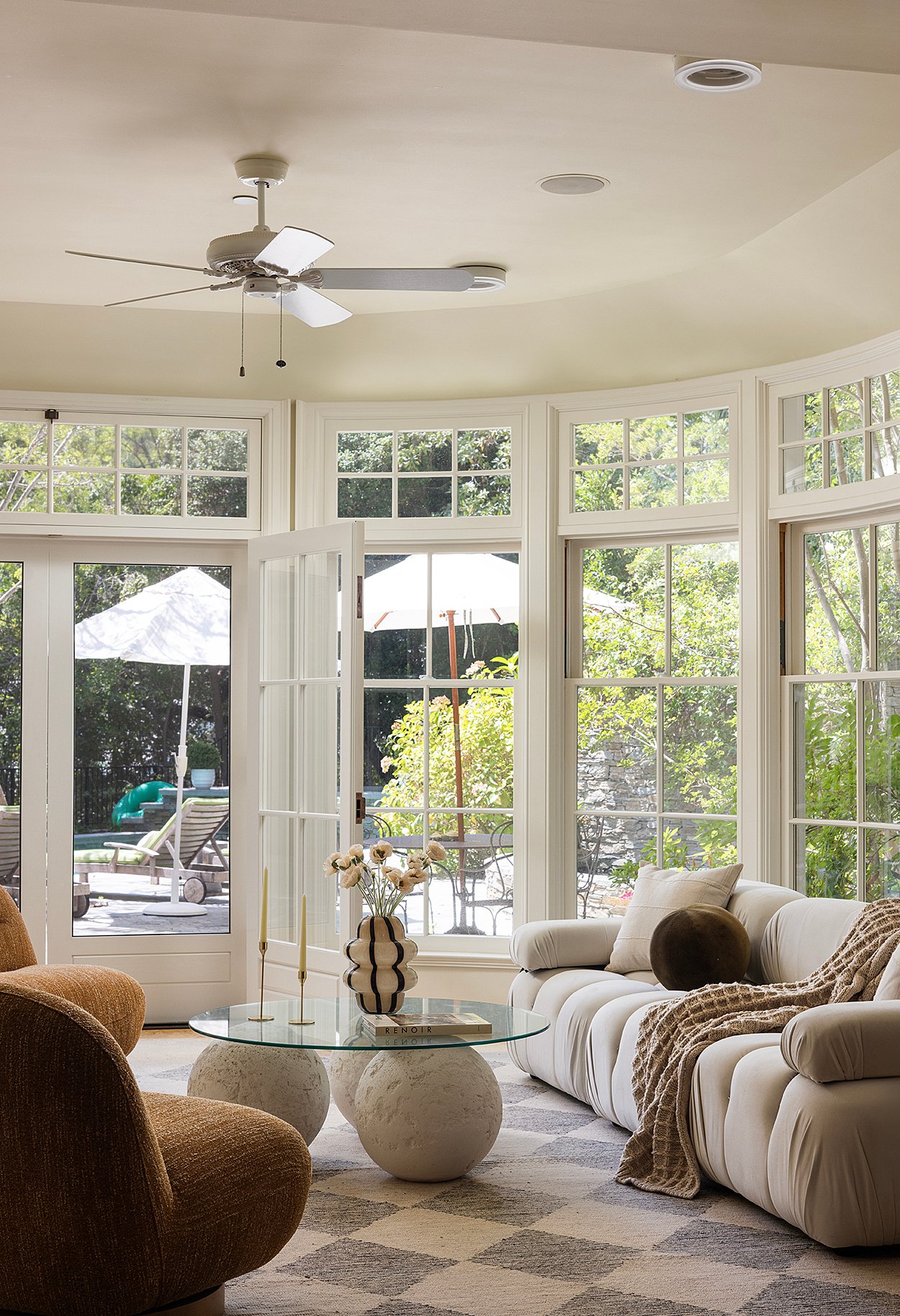 2041 Mandeville Canyon Rd