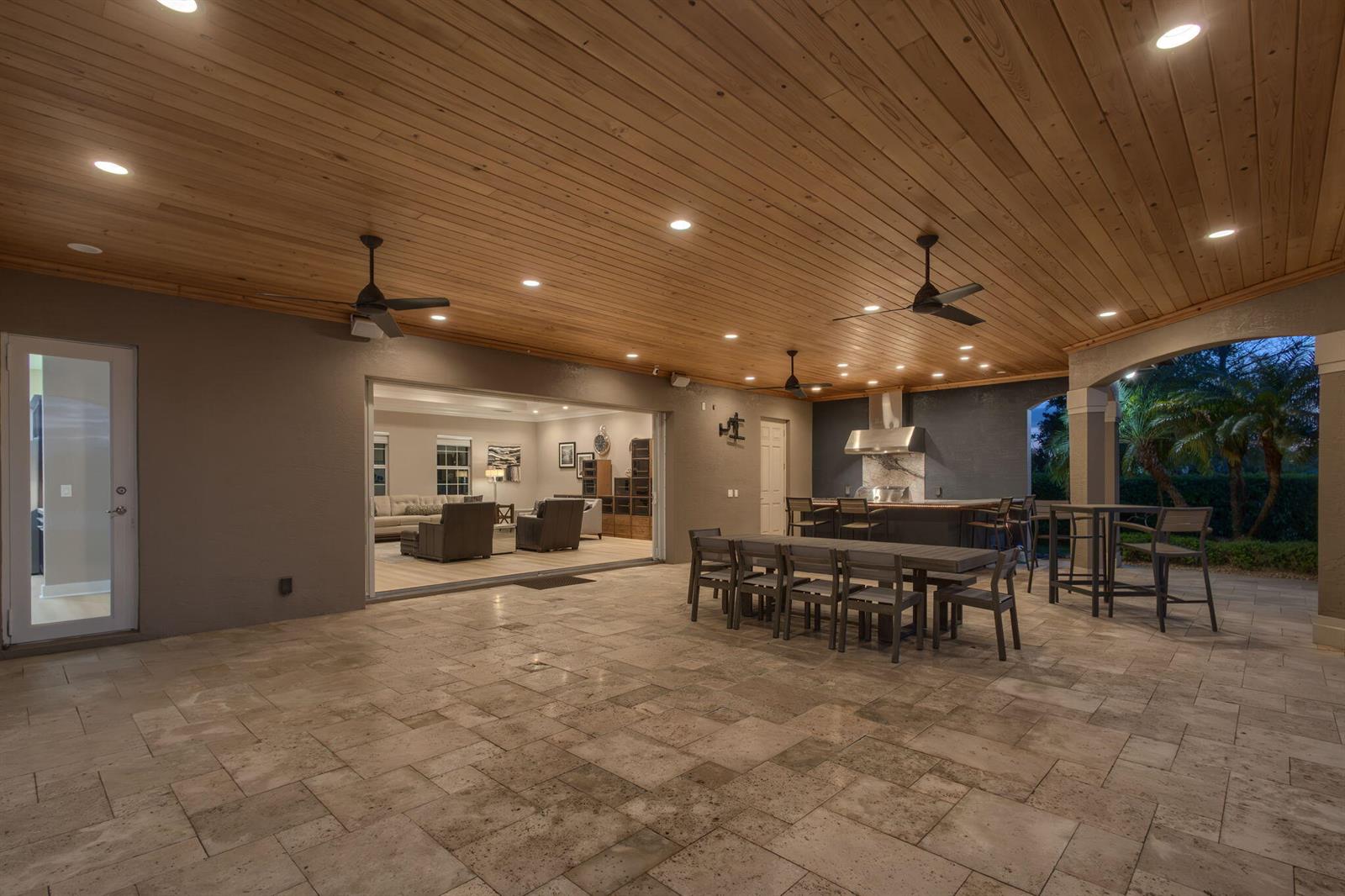 11135 Lynwood Palm Way