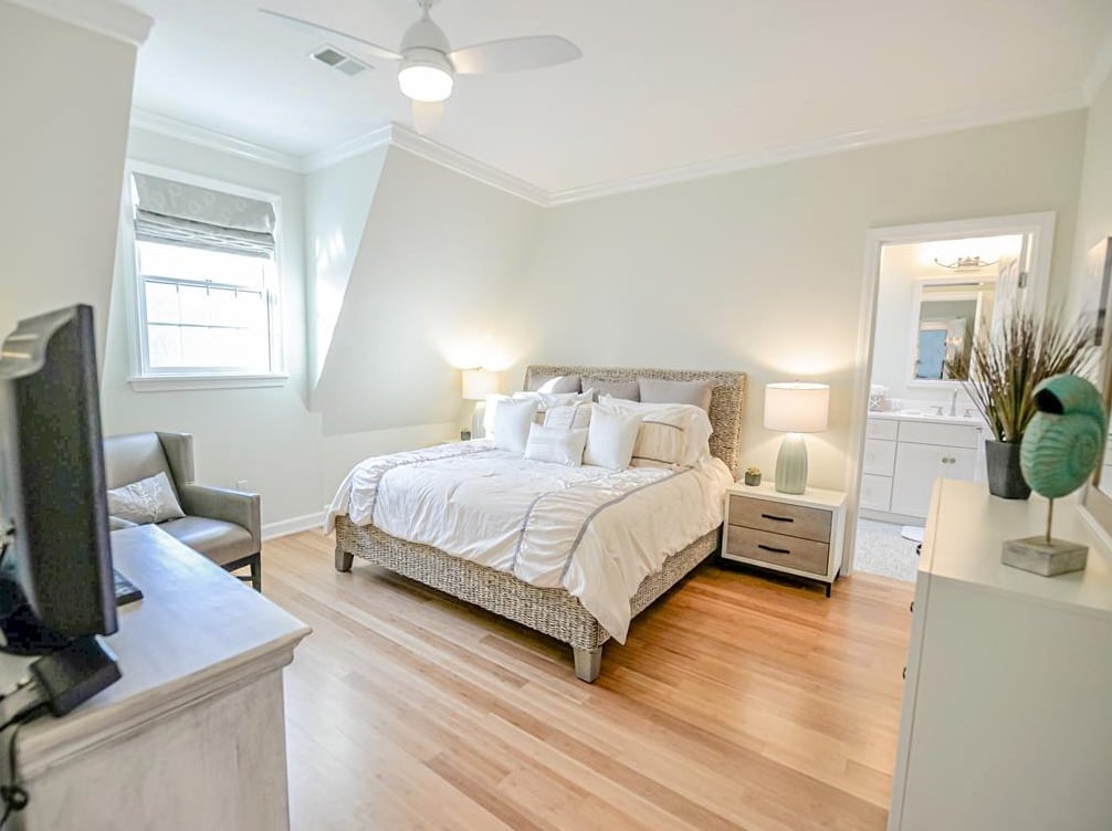 8 Puritan Dr