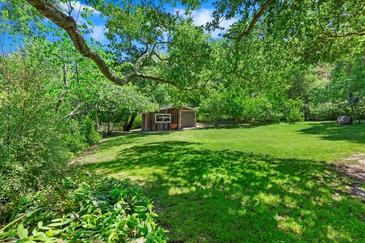 15 Cascade Ln