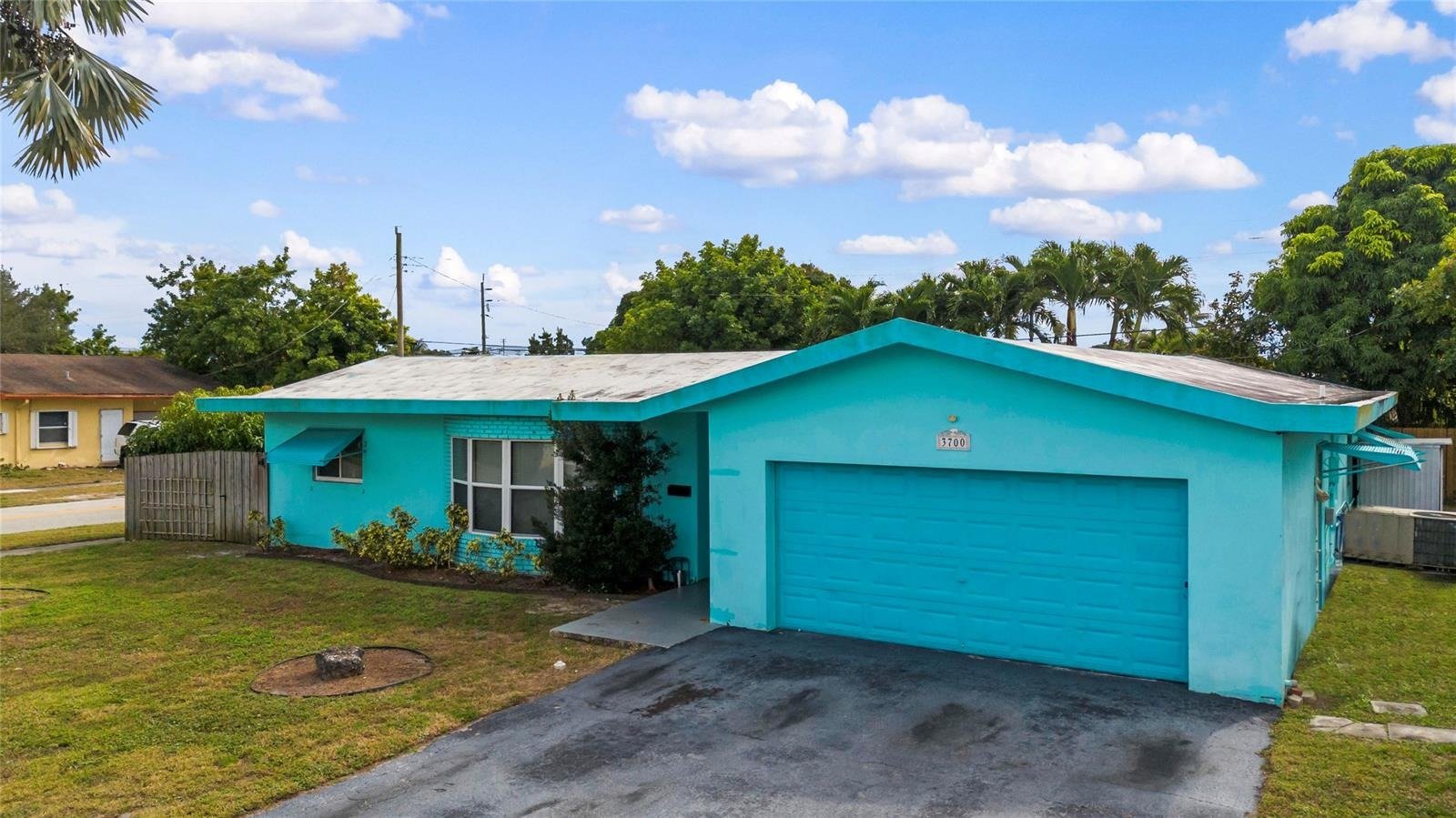 3700 NW 25th St