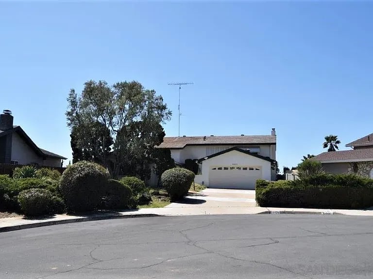 6428 Lance Ct