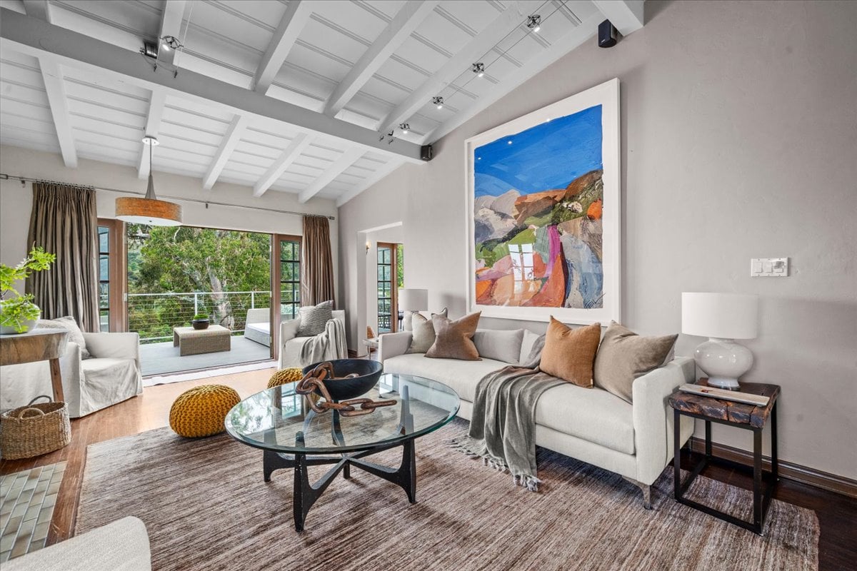 Lake Hollywood 4 + 2 Spanish Home with Views 