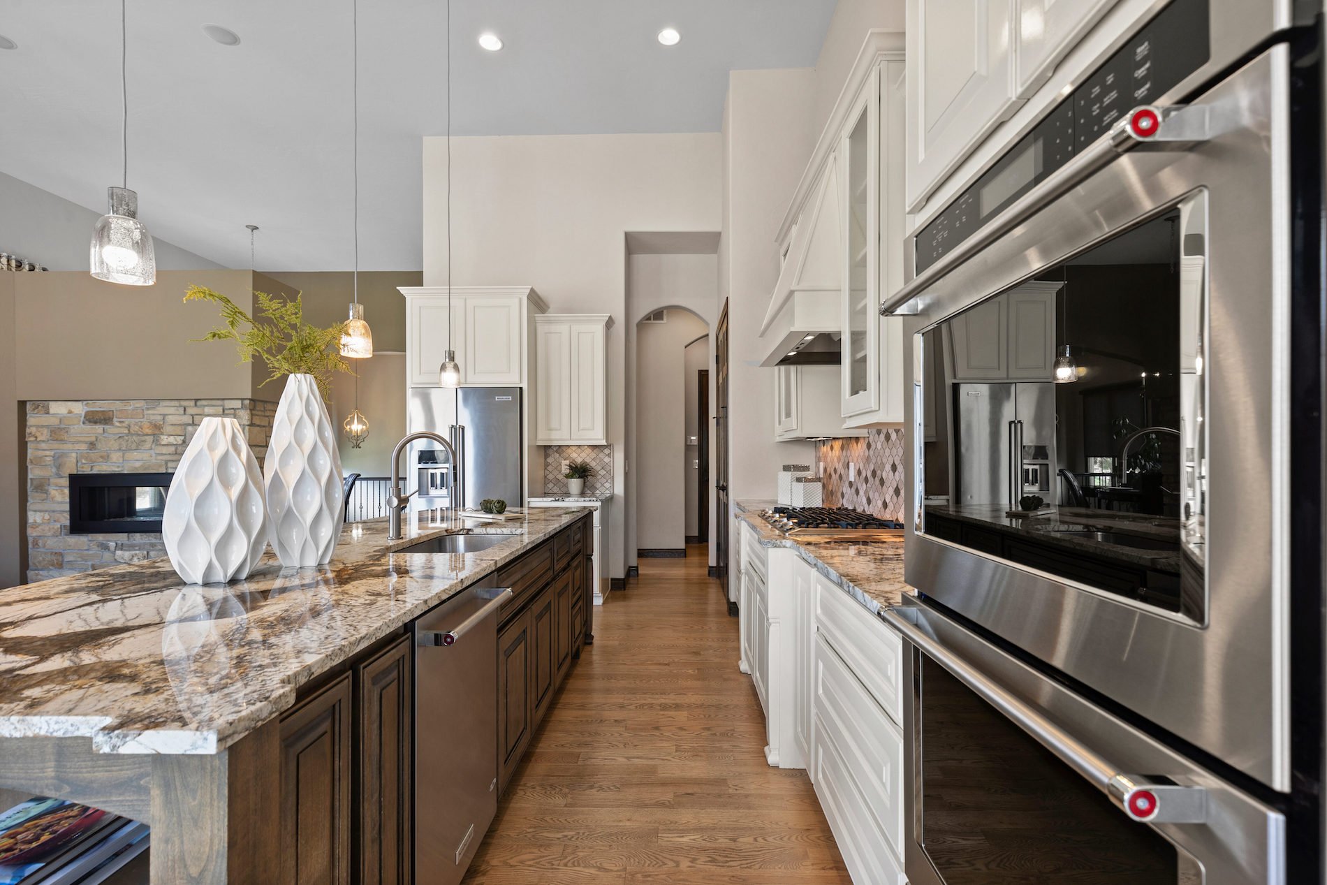 8122 Raphael Lane
