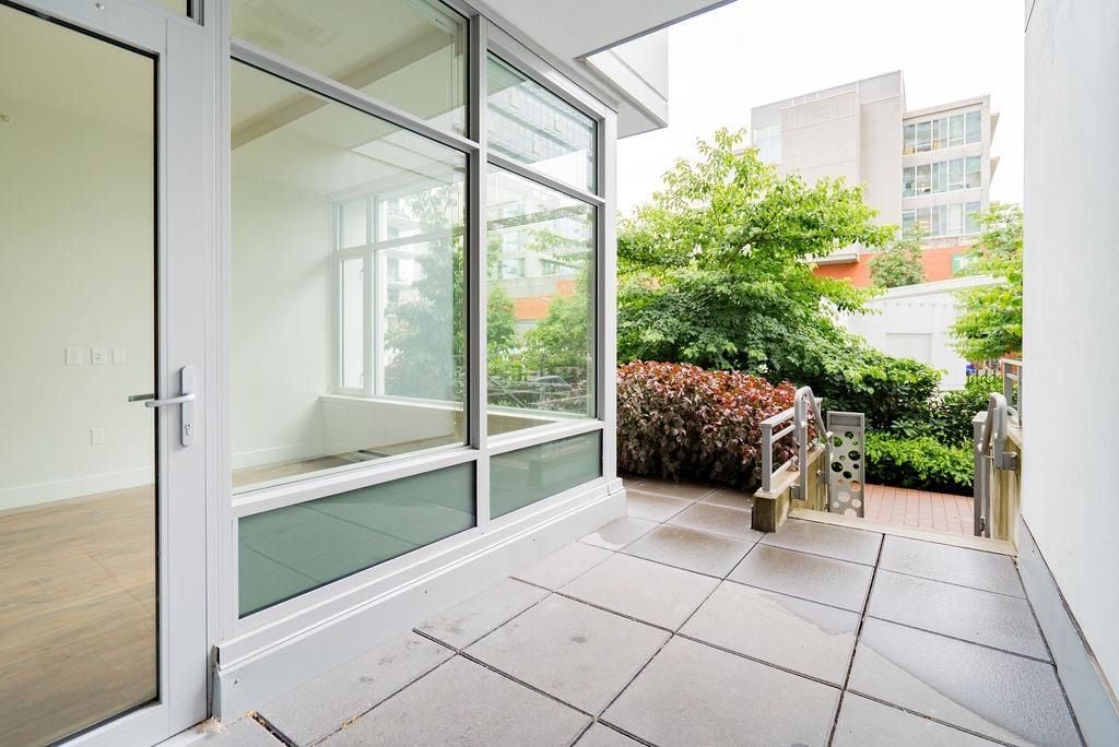 258 Nelson's Ct, #102