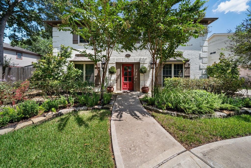 607 Ellingham Dr
