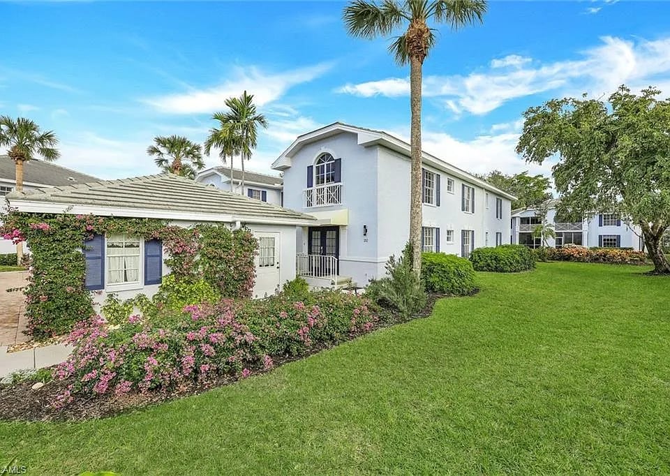 Pelican Bay | Barrington Club