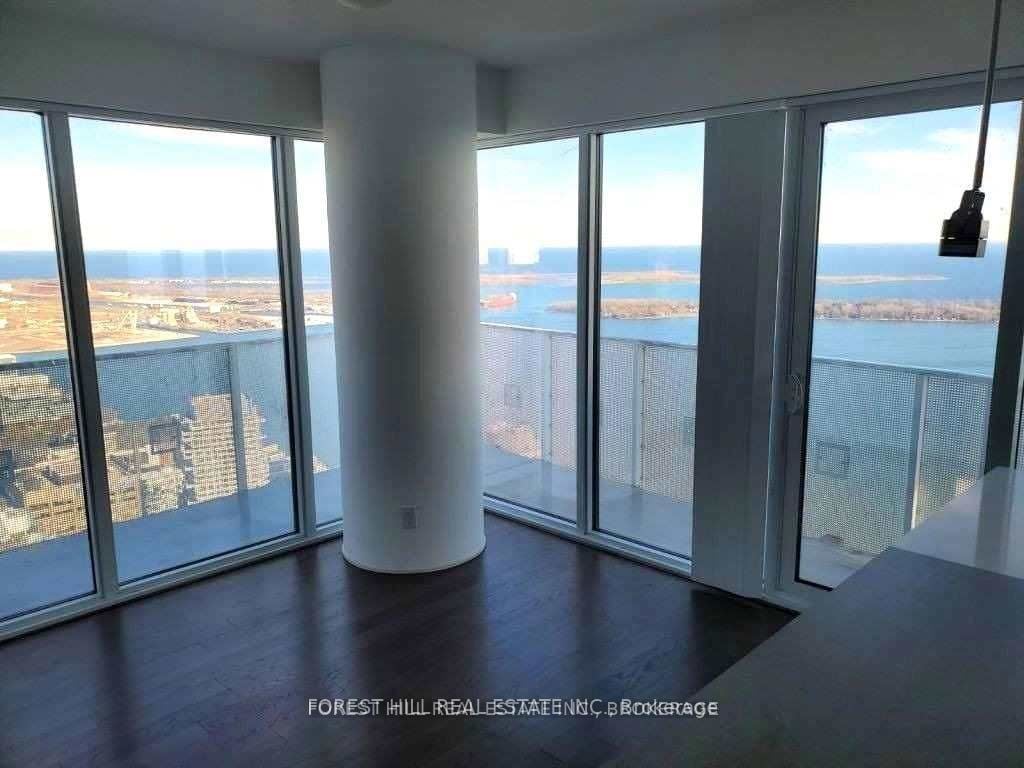 Luxurious Corner Unit