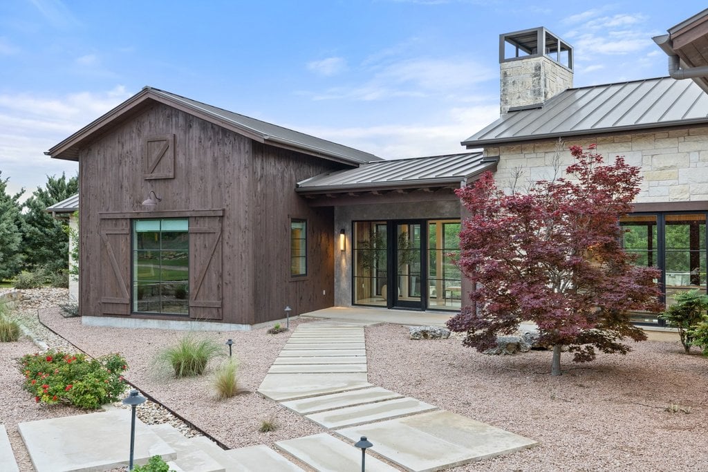 Horseman's Paradise in the heart of Dripping Springs