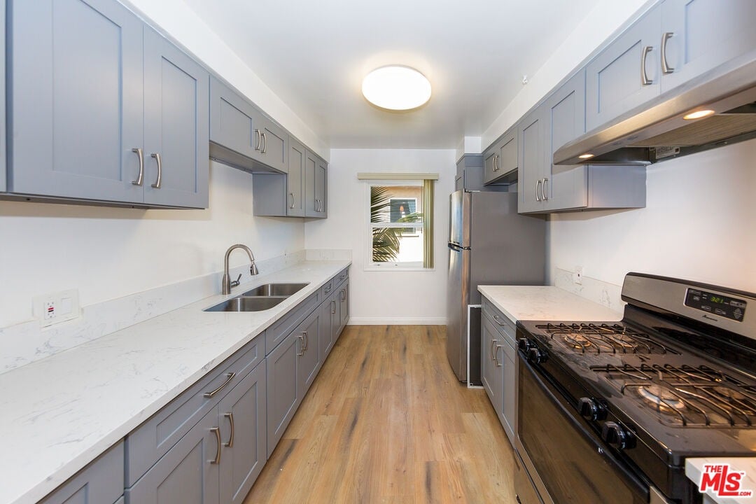 1114 S Sherbourne Dr #6