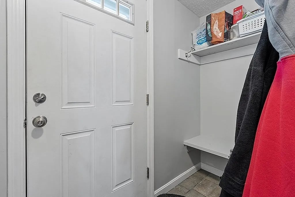 53 Olde Colonial Dr, APT 6