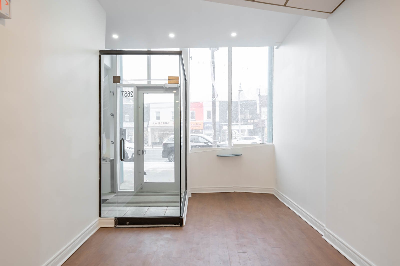 2657 Yonge St Main 