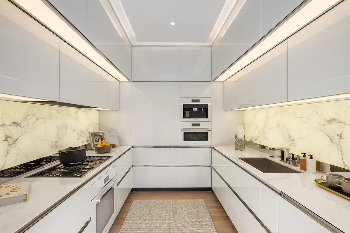 53 W 53rd St #33C