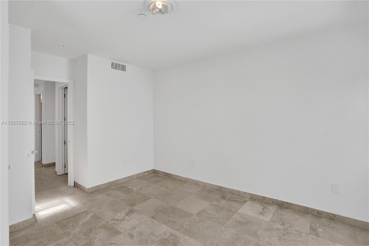 200 Washington Ave #15