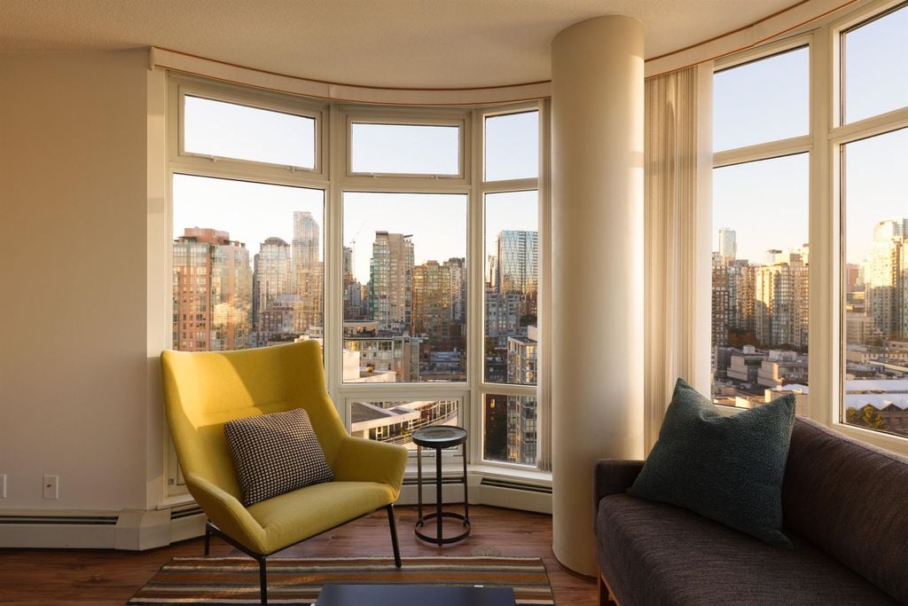 1199 Marinaside Crescent, #2305