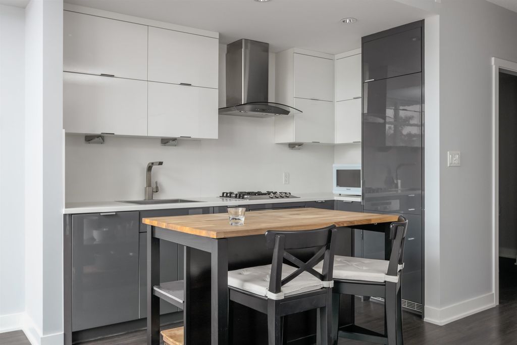 1777 W 7th Ave, #209