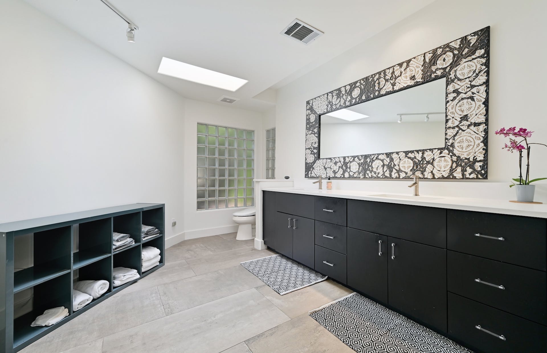 2700 De Soto DR