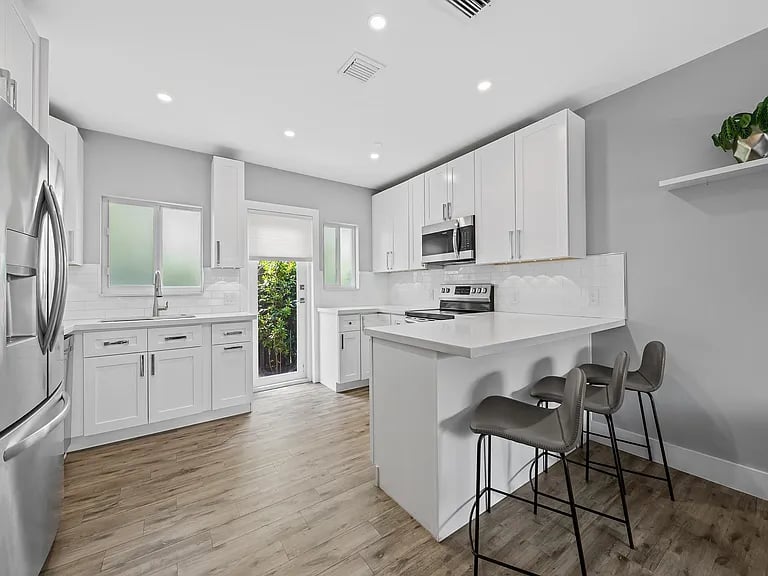 Just Listed: 808 NE 17 Way Fort Lauderdale FL 33304