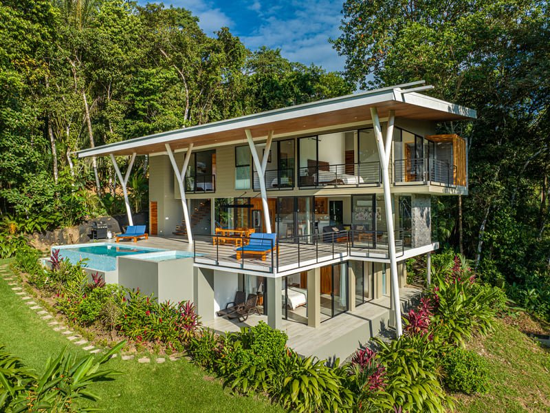 4 Bedroom Jungle Paradise with Ocean Views