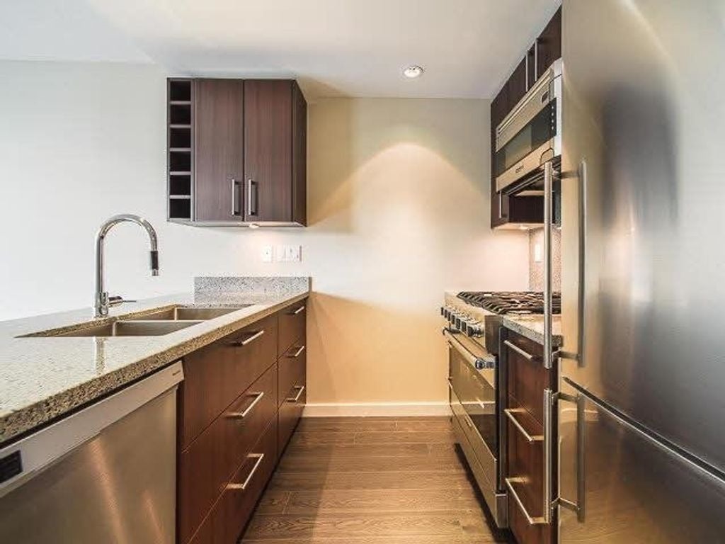 138 W 1st Ave, #407