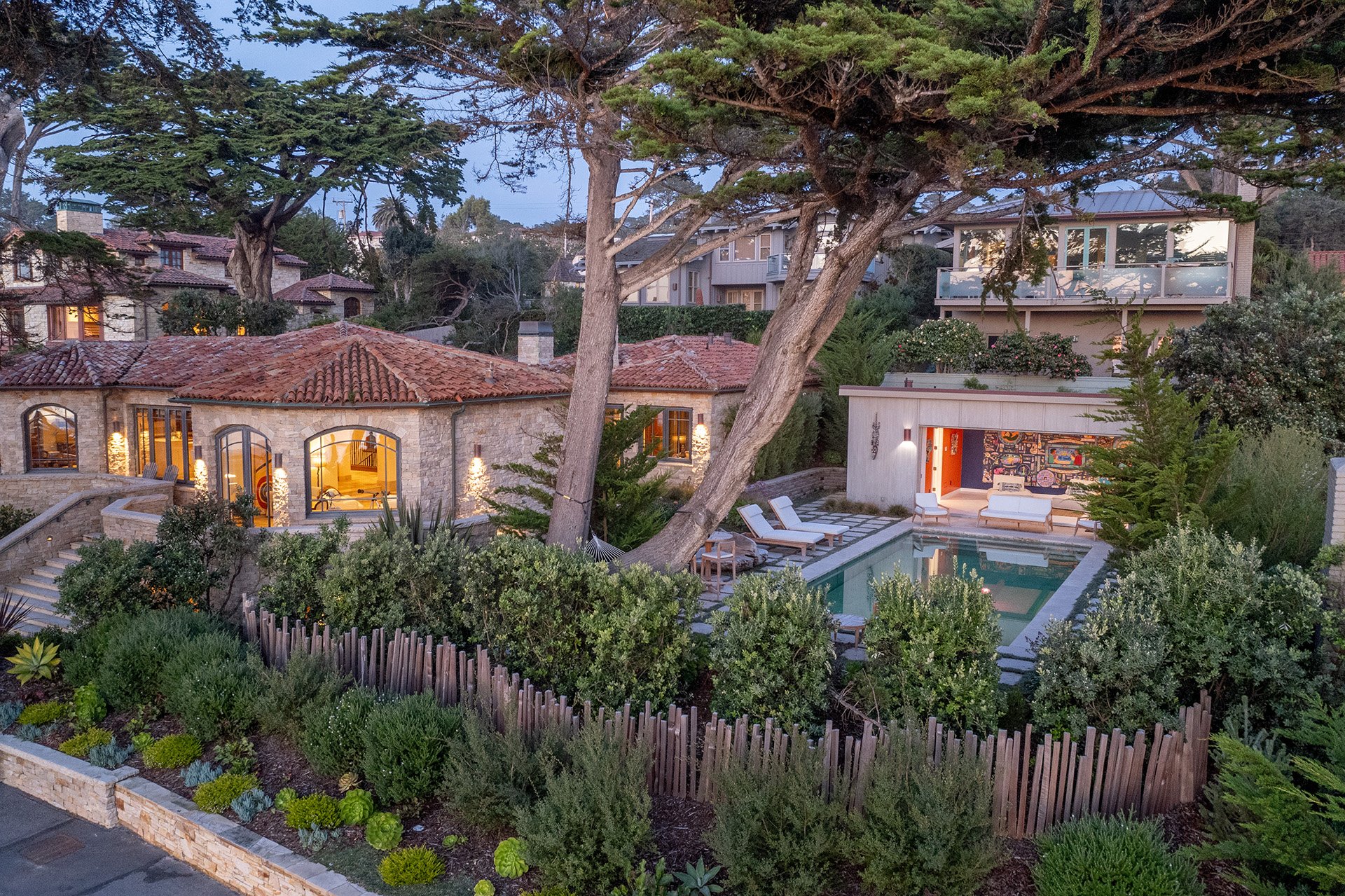 Oceanfront Masterpiece - Scenic 2 & 3 SE of 9th