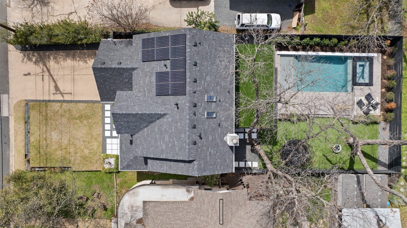 1102 Kinney Ave