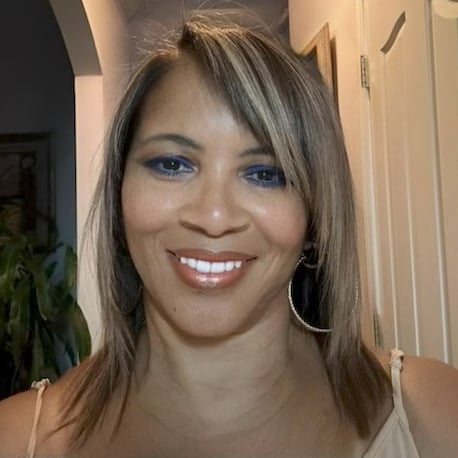 Robin Shelby Tucker, GA Real Estate Agent Headshot