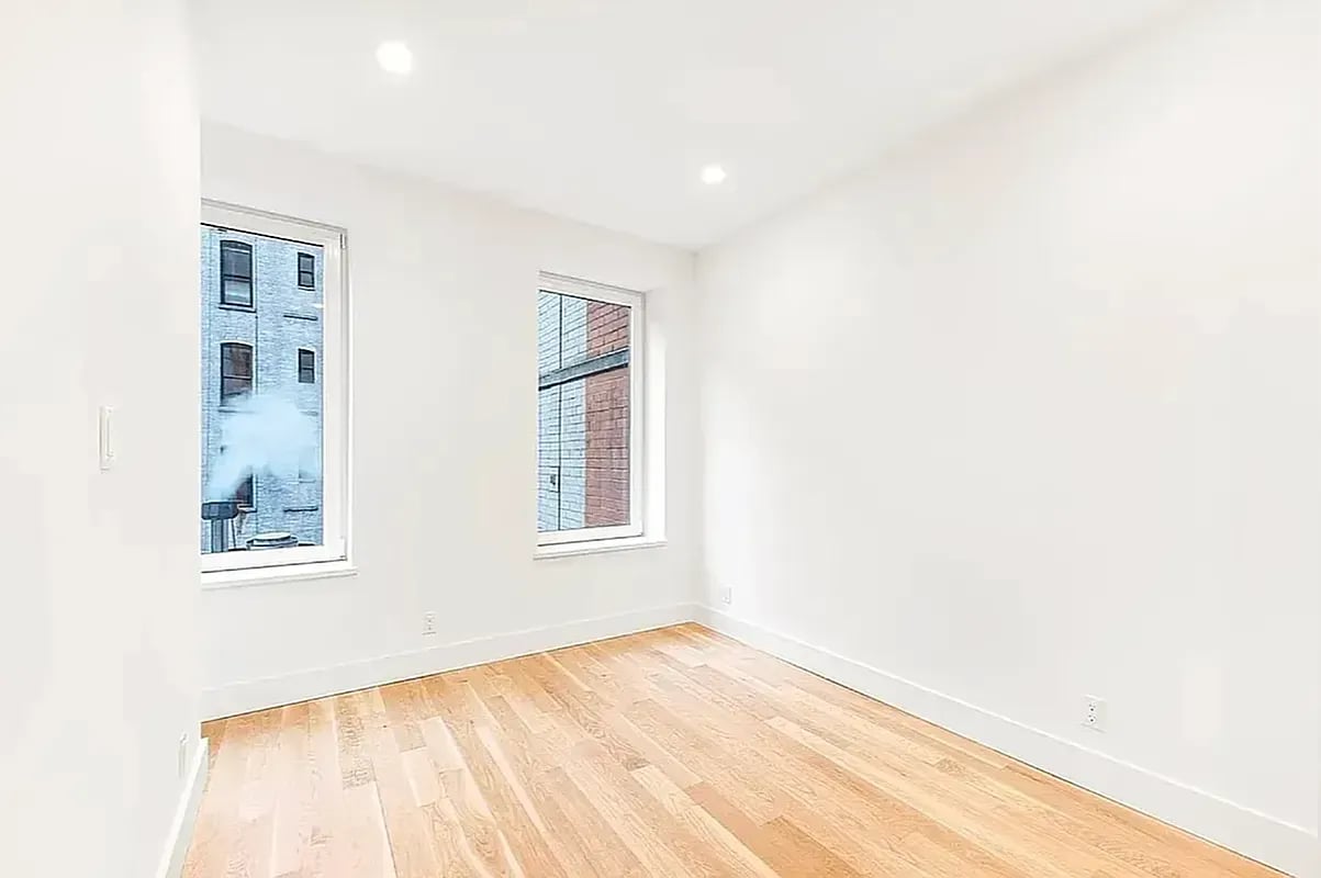 309 W 50th Street #4R