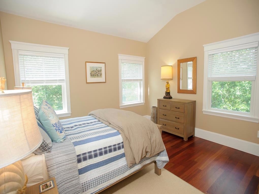 225 Great Plains Rd