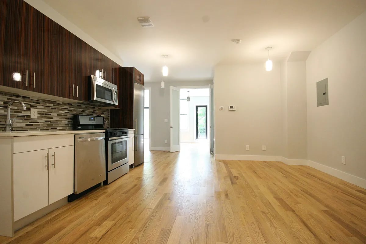 1044 Putnam Avenue #2