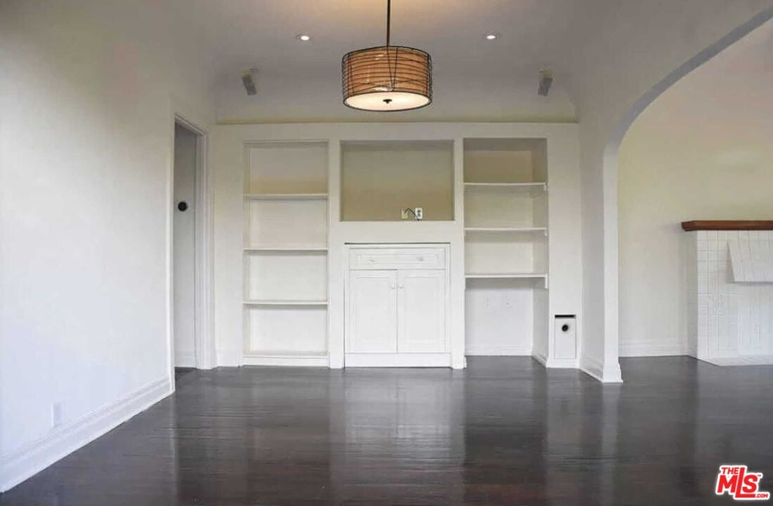 848 N La Jolla Ave