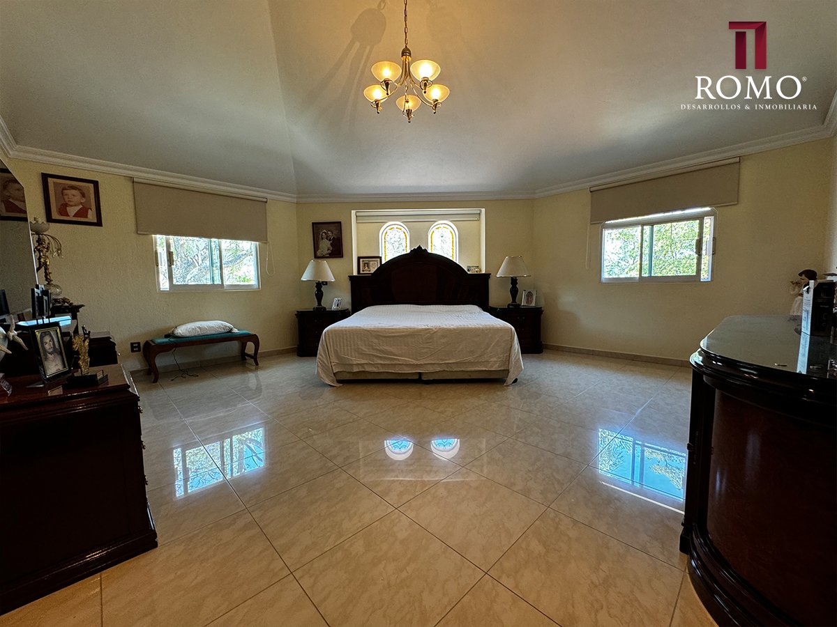 Casa en Venta Azaleas $37'000,000.00 MN
