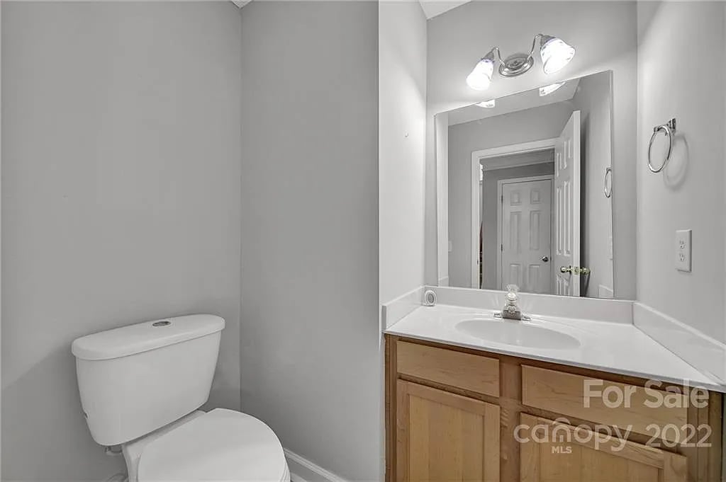 206 Forest Oaks Dr