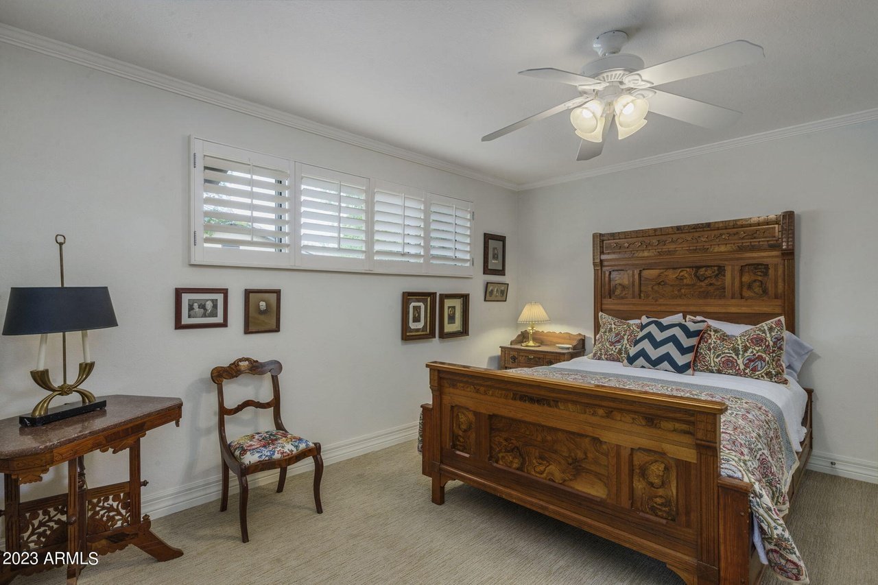 5635 E Lincoln Dr #36