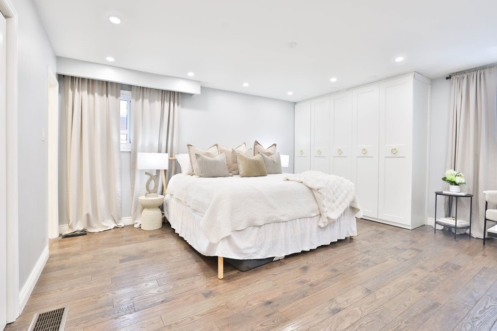 2673 Kingsberry Cres