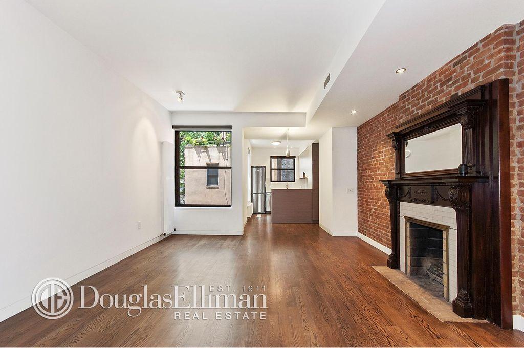 860 Lexington Ave