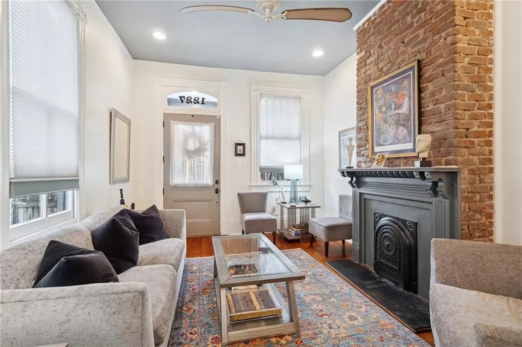 1227 Annunciation St