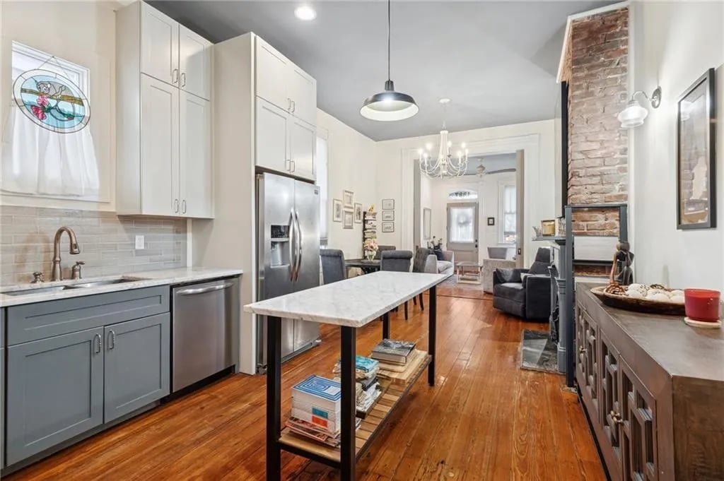 1227 Annunciation St