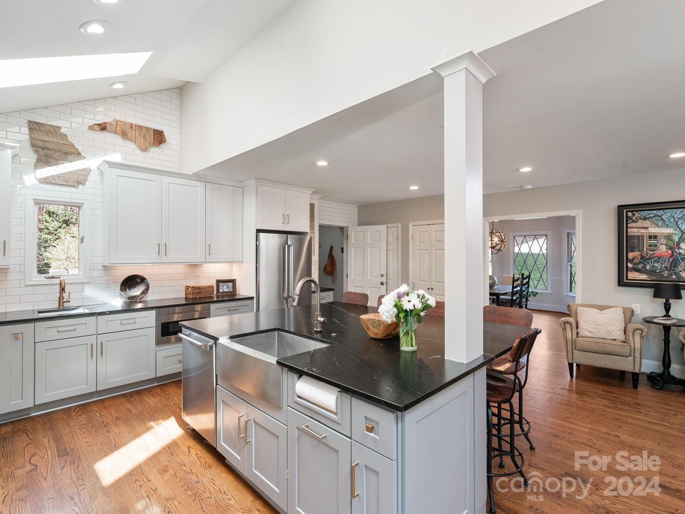 2324 Wedgewood Dr