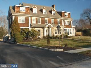 331 Louella Ave