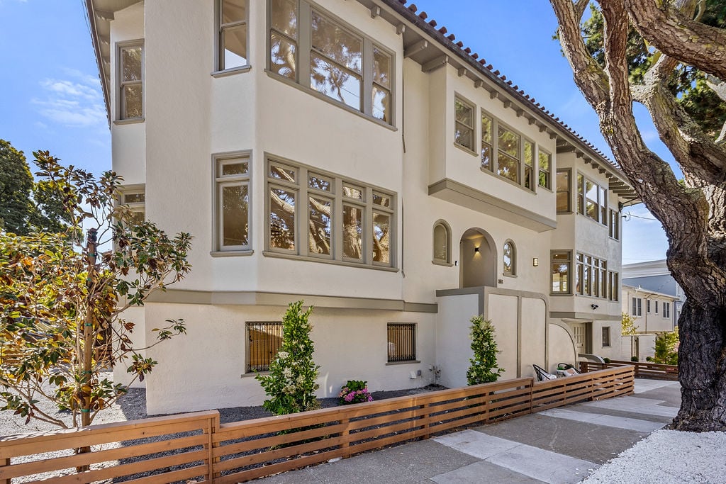 785 3rd Avenue · Photo 83
