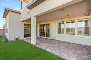 484 Windstone Crest