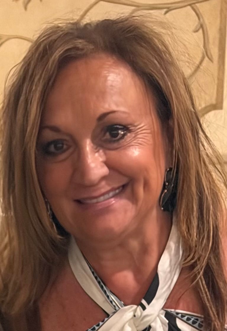 Maria Cuccinello Livingston, NJ Real Estate Agent Headshot