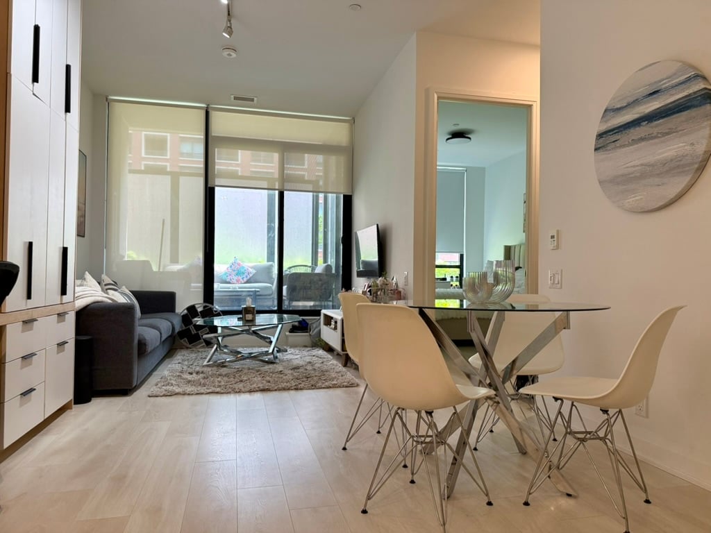 33 Frederick Todd Way 217, Toronto C11 Unit: 217