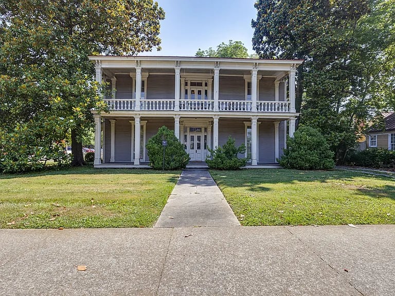 203 3rd Ave S
