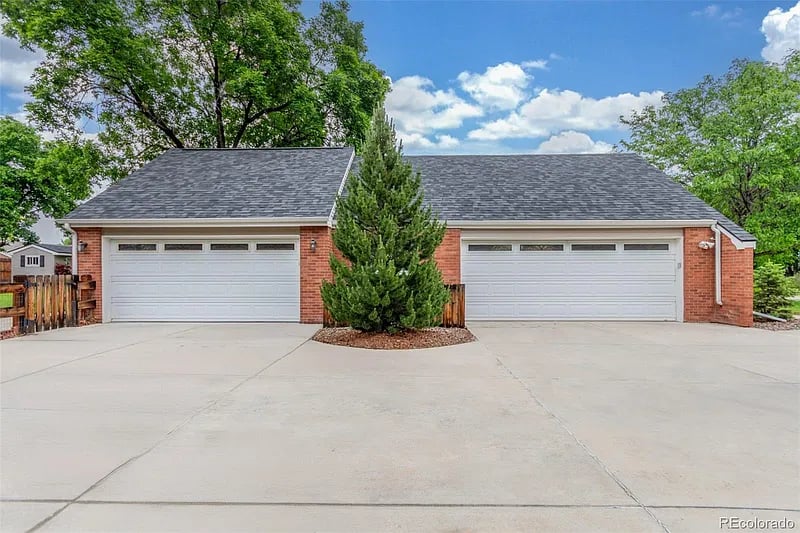 3 Glenview Dr