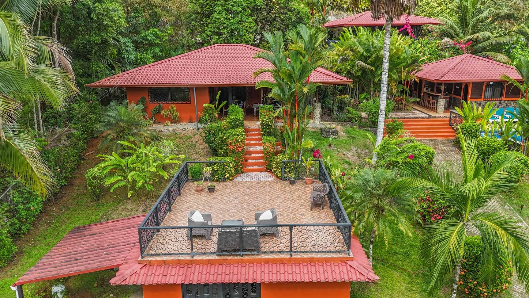 Ojochal Mountain View Home with Pool, Guest House & Gardens